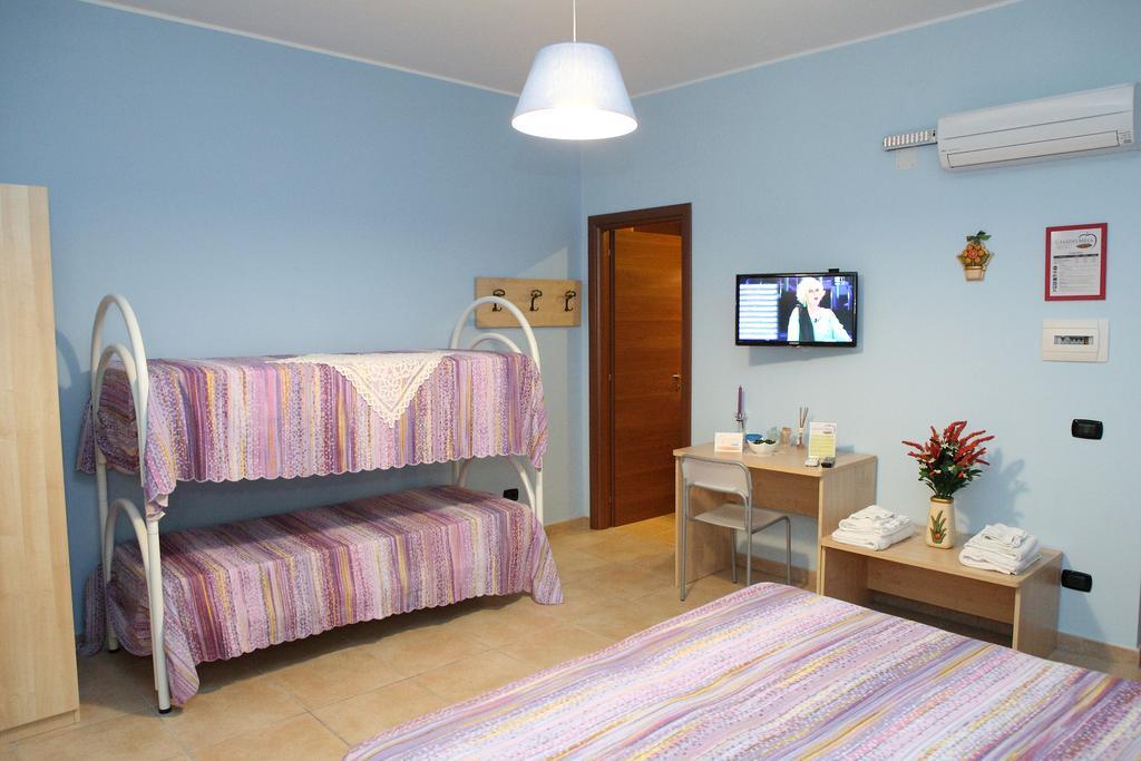 Casadelmela B&B Milazzo Zimmer foto